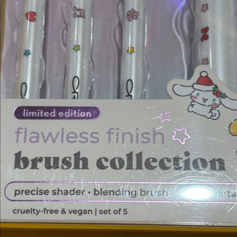 NIB The Creme Shop Hello Kitty holiday  5 brush set